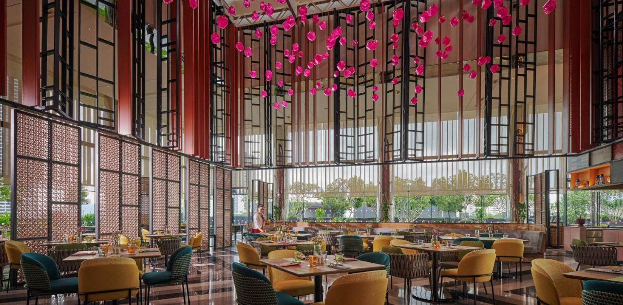 Amari SPICE Penang Hotel Bayan Lepas Bagian luar foto The restaurant