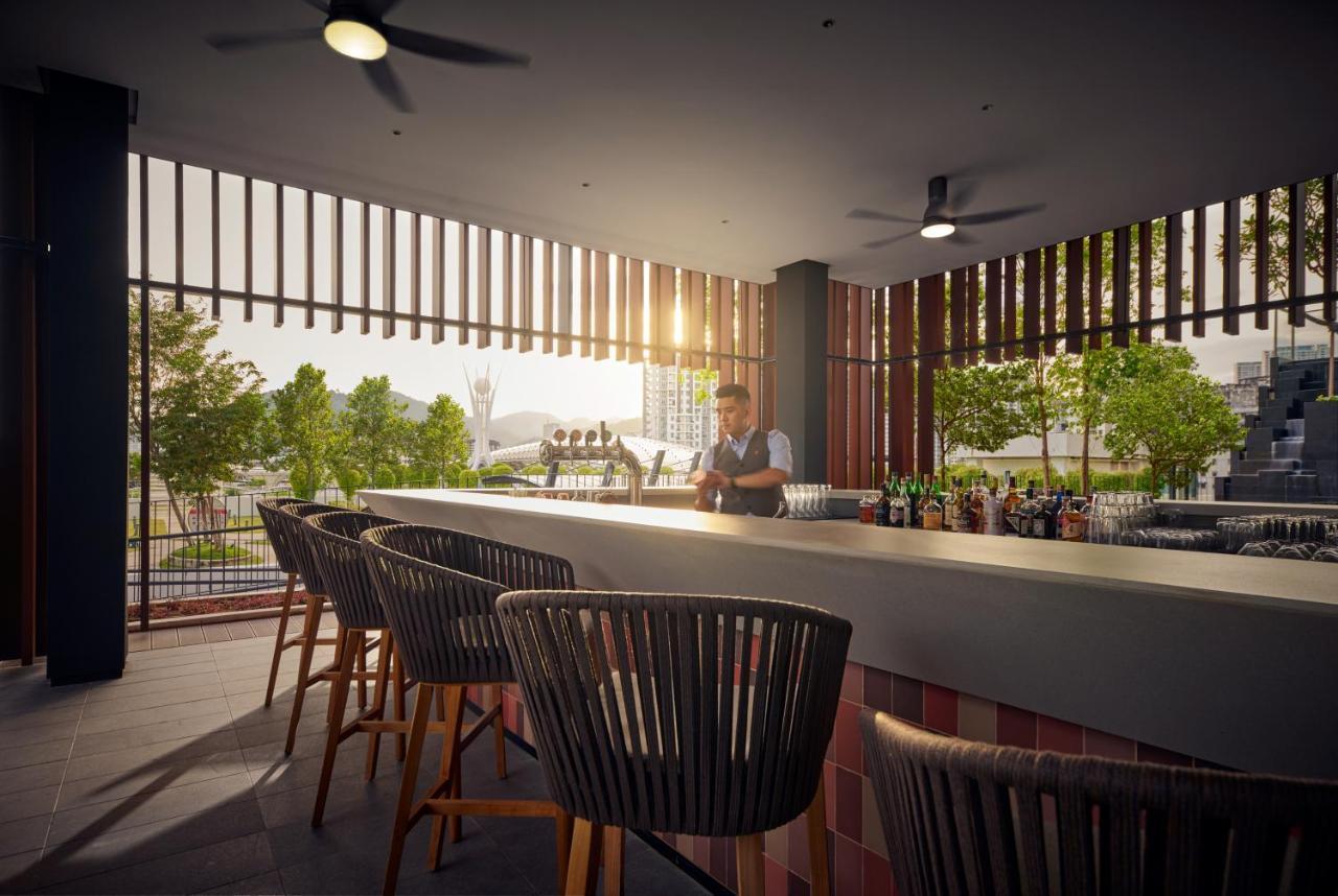 Amari SPICE Penang Hotel Bayan Lepas Bagian luar foto The Sky Bar
